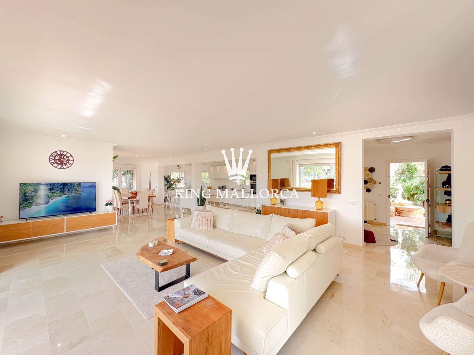 5 bedroom Villa for sale in Calvia with pool garage - € 4,450,000 (Ref: 9788133)