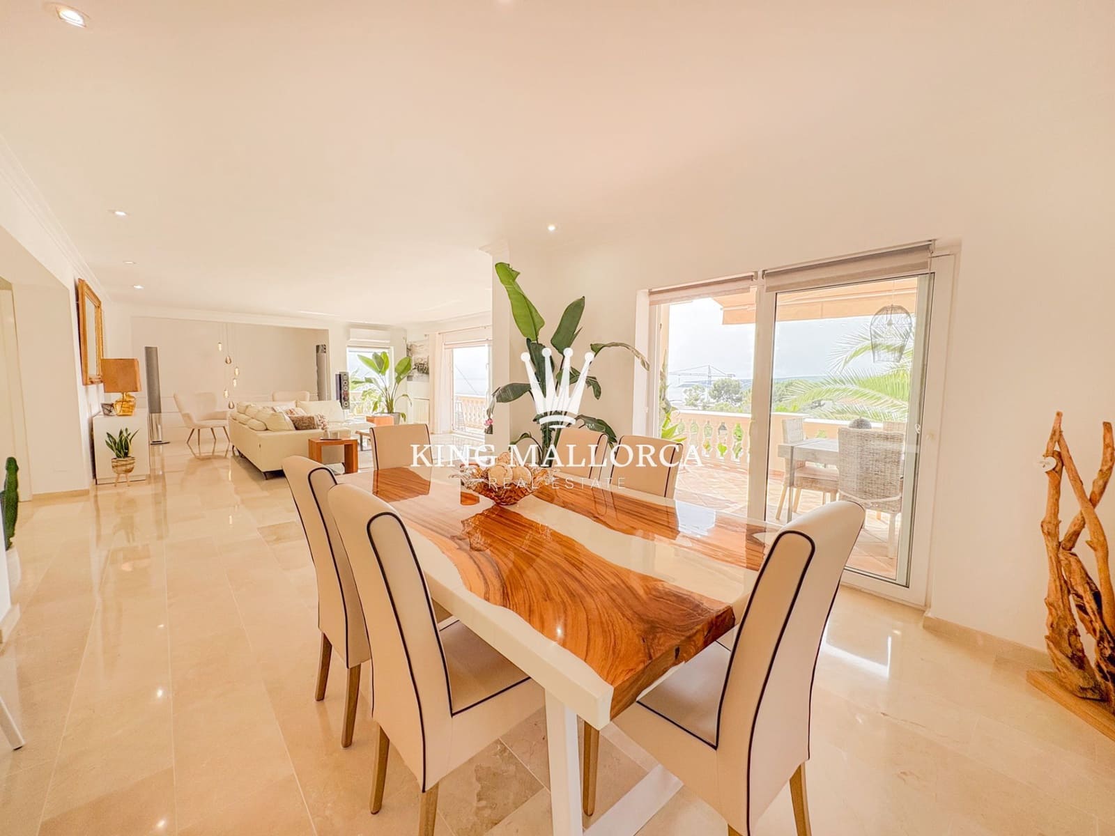 5 bedroom Villa for sale in Calvia with pool garage - € 4,450,000 (Ref: 9788133)