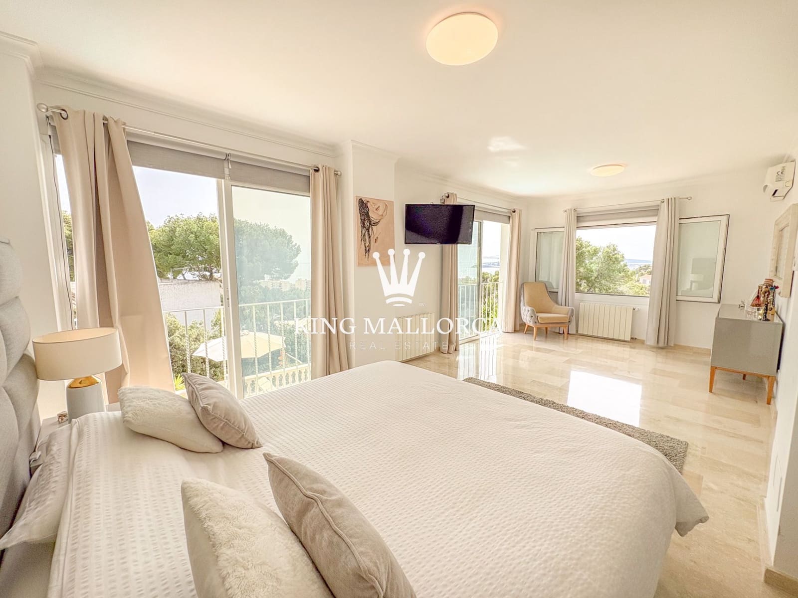 5 bedroom Villa for sale in Calvia with pool garage - € 4,450,000 (Ref: 9788133)