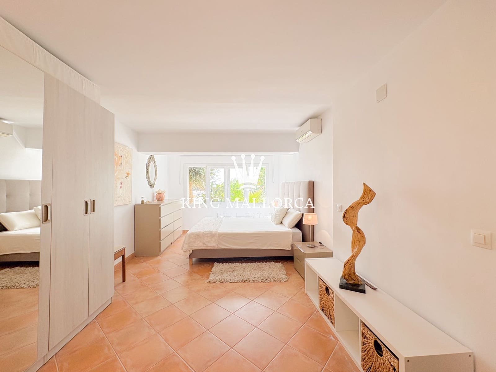 5 bedroom Villa for sale in Calvia with pool garage - € 4,450,000 (Ref: 9788133)