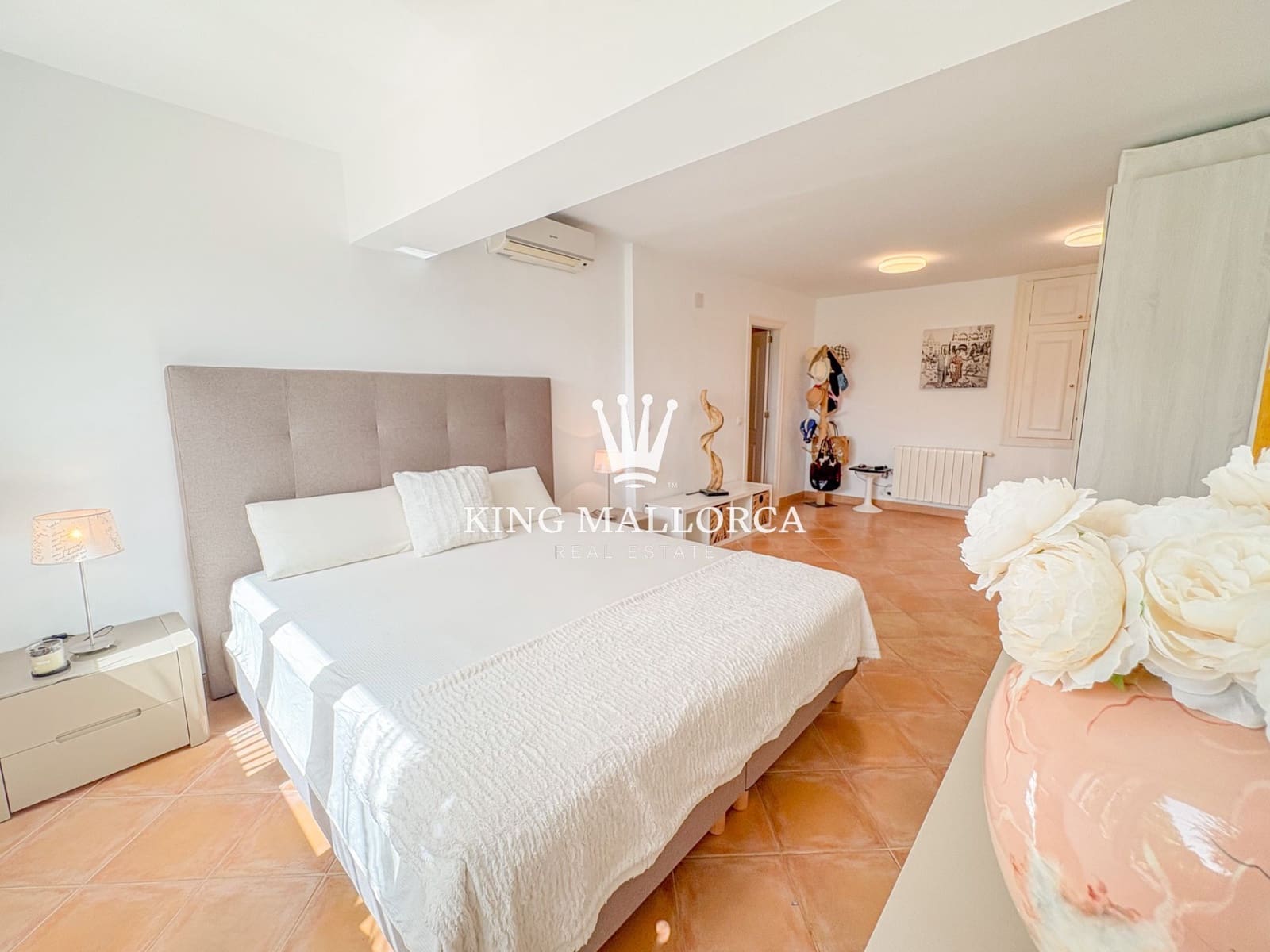 5 bedroom Villa for sale in Calvia with pool garage - € 4,450,000 (Ref: 9788133)