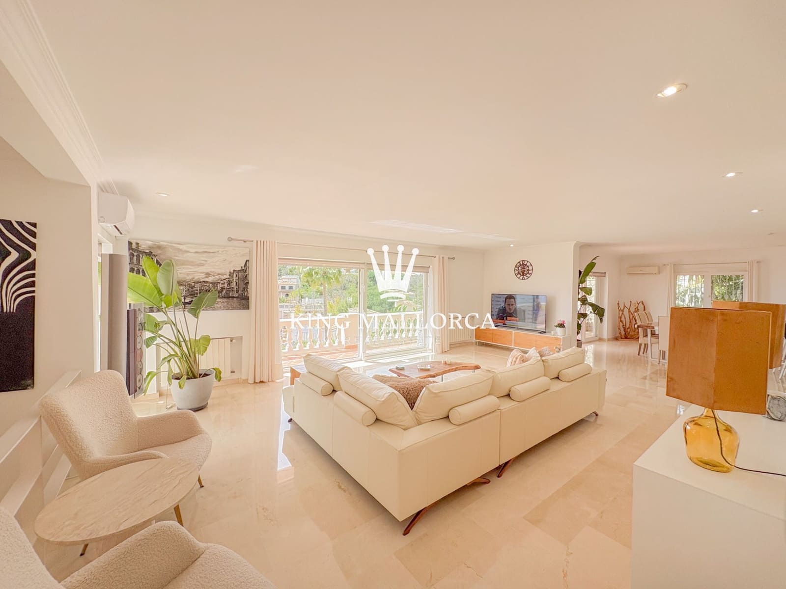 5 bedroom Villa for sale in Calvia with pool garage - € 4,450,000 (Ref: 9788133)