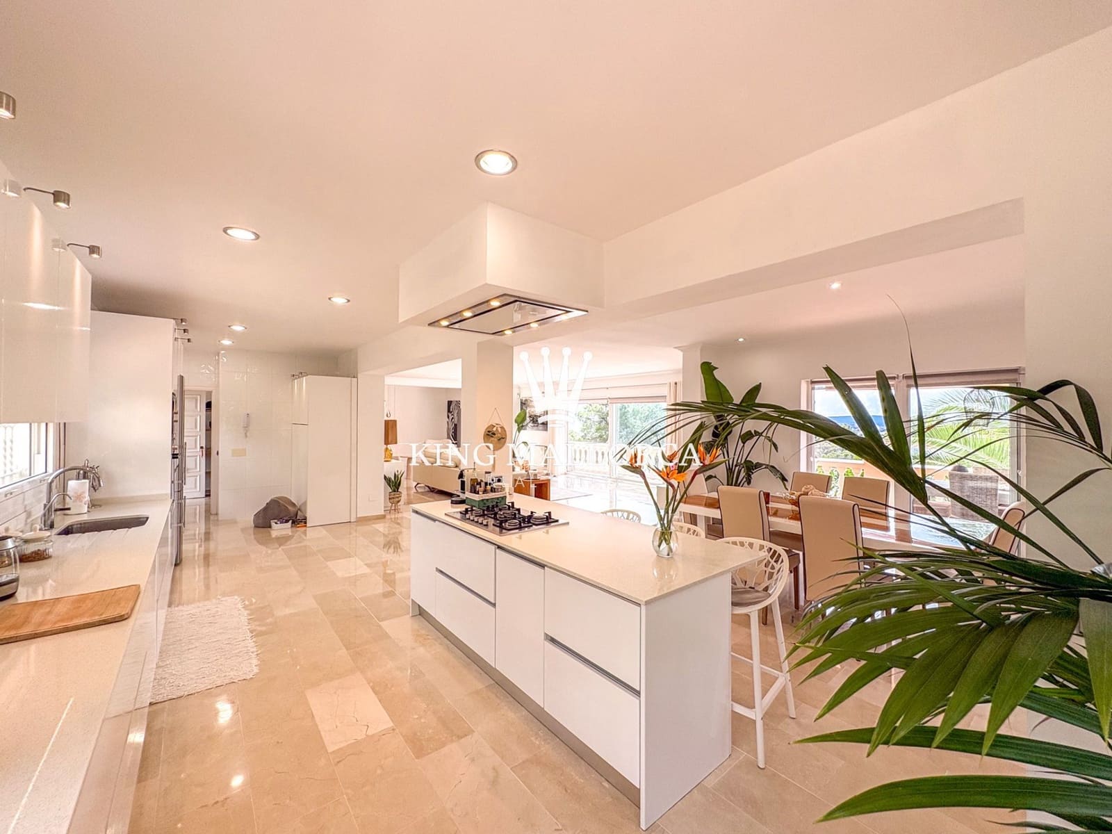 5 bedroom Villa for sale in Calvia with pool garage - € 4,450,000 (Ref: 9788133)