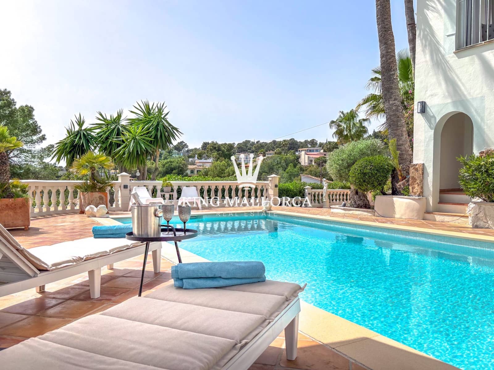 5 bedroom Villa for sale in Calvia with pool garage - € 4,450,000 (Ref: 9788133)