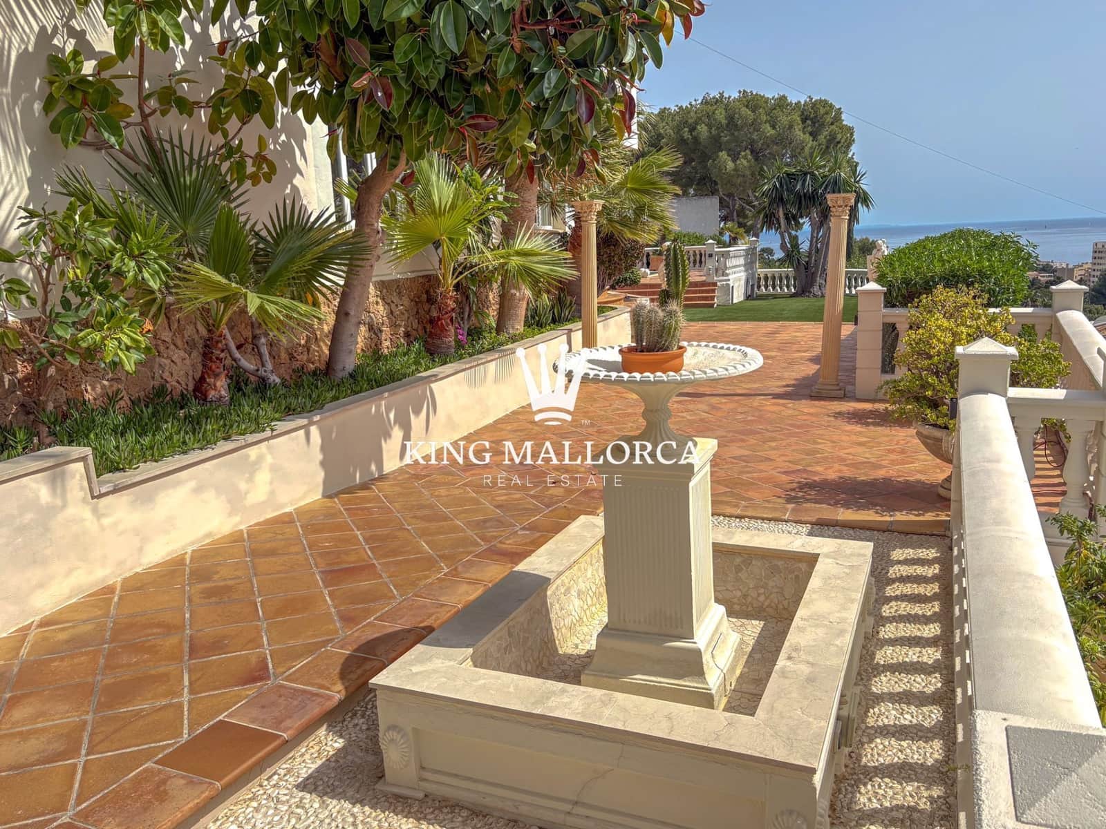 5 bedroom Villa for sale in Calvia with pool garage - € 4,450,000 (Ref: 9788133)