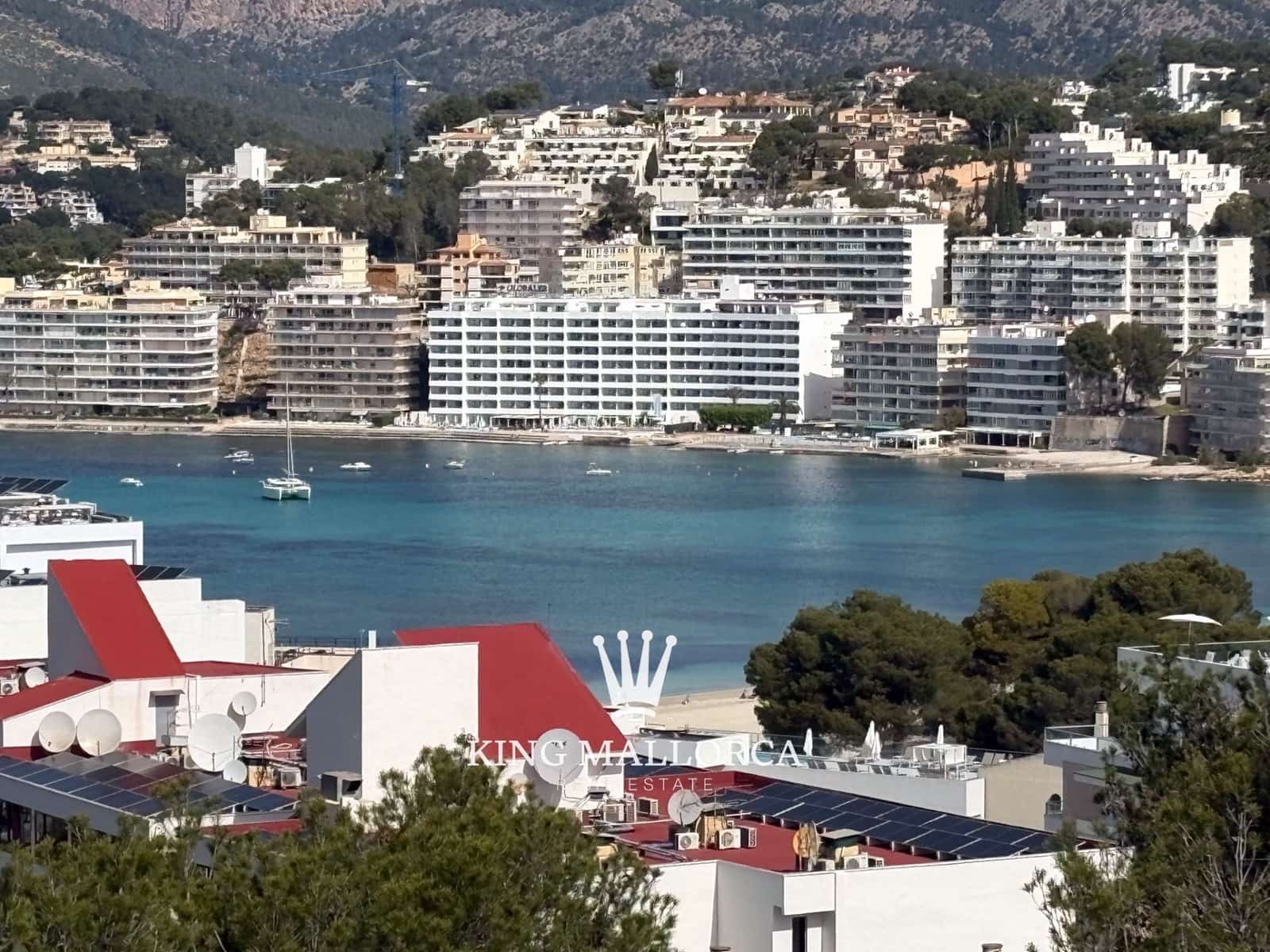 1 soverom Leilighet til leie i Calvia med svømmebasseng garasje - € 1 850 (Ref: 9807642)