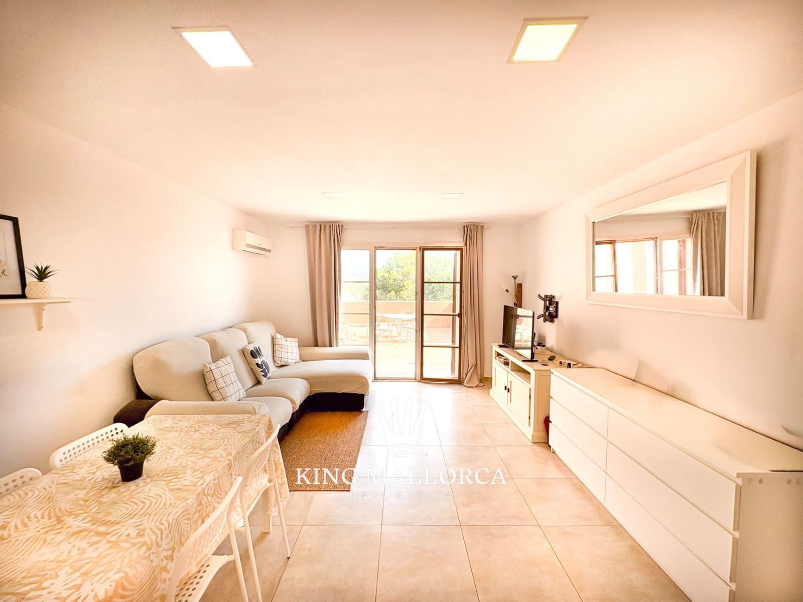 1 soverom Leilighet til leie i Calvia med svømmebasseng garasje - € 1 850 (Ref: 9807642)