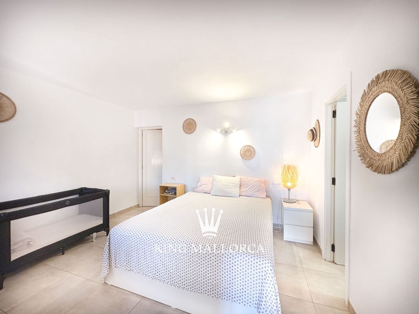 1 soverom Leilighet til leie i Calvia med svømmebasseng garasje - € 1 850 (Ref: 9807642)