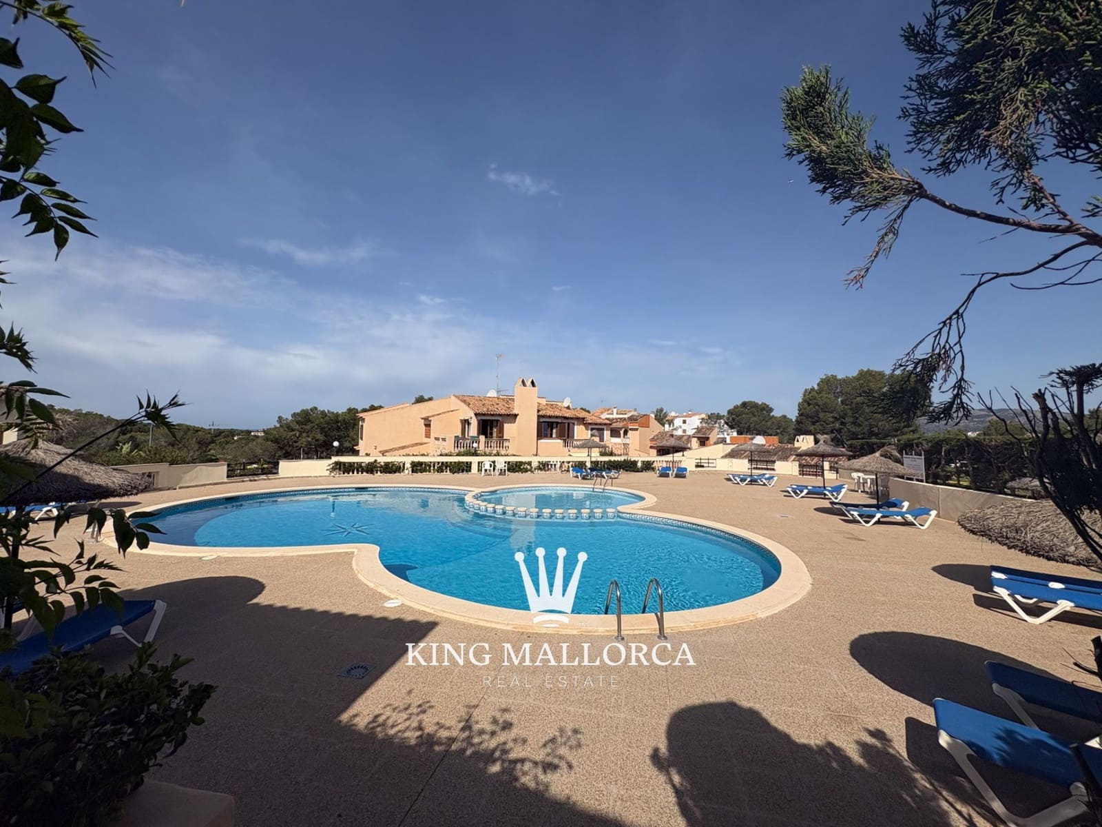 1 soverom Leilighet til leie i Calvia med svømmebasseng garasje - € 1 850 (Ref: 9807642)