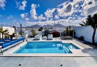 4 bedroom Villa for sale in Playa Blanca with garage - € 570,000 (Ref: 7364152)