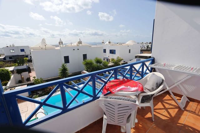 3 slaapkamer Halfvrijstaande villa te koop in Playa Blanca, Yaiza met zwembad garage - € 330.000 (Ref: 7701576)