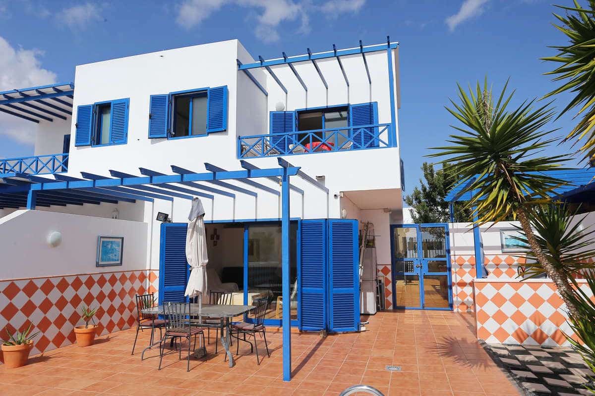 3 soveværelse Semi-Rækkehus til salg i Playa Blanca med swimmingpool garage - € 330.000 (Ref: 7701576)