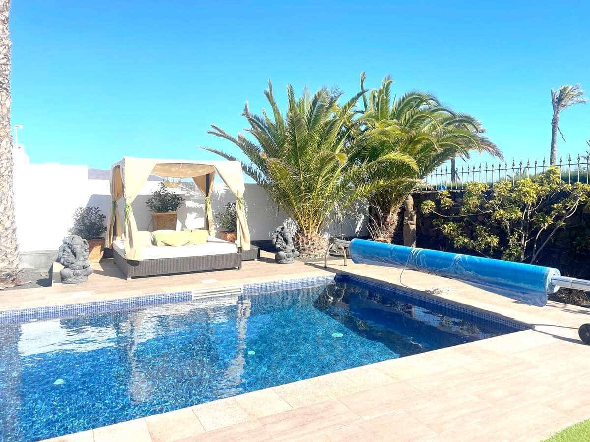 4 bedroom Villa for sale in Playa Blanca - € 810,000 (Ref: 7921996)