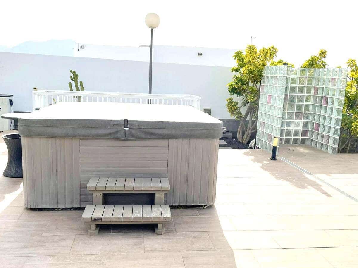 4 bedroom Villa for sale in Playa Blanca - € 810,000 (Ref: 7921996)