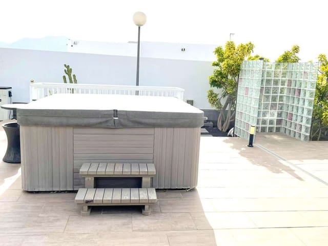 4 soveværelse Villa til salg i Playa Blanca, Yaiza - € 810.000 (Ref: 7921996)