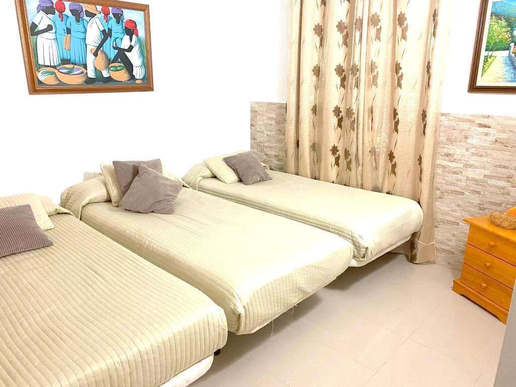 4 bedroom Villa for sale in Playa Blanca - € 810,000 (Ref: 7921996)