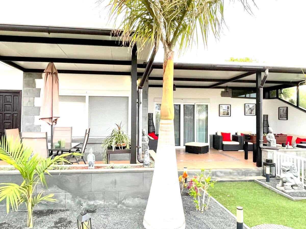 4 bedroom Villa for sale in Playa Blanca - € 810,000 (Ref: 7921996)