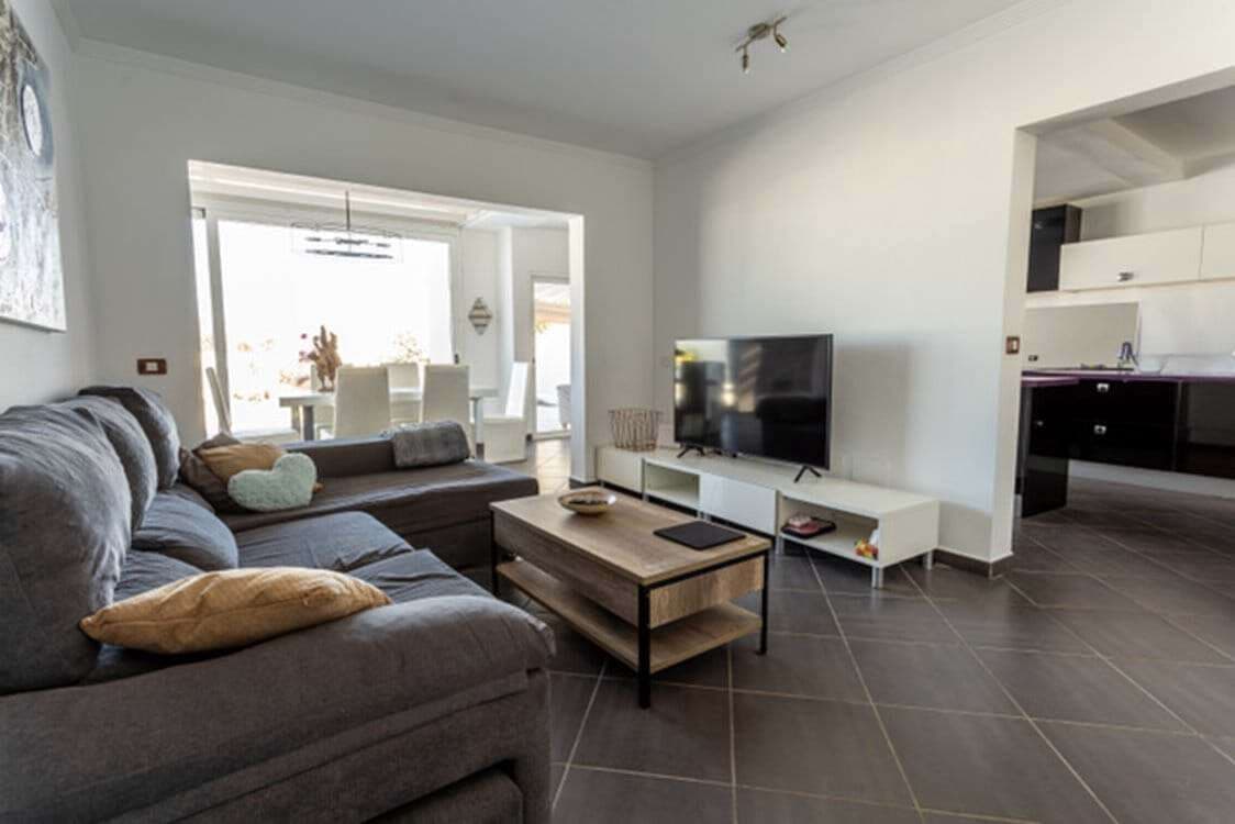 4 bedroom Villa for sale in Playa Blanca - € 570,000 (Ref: 8142070)