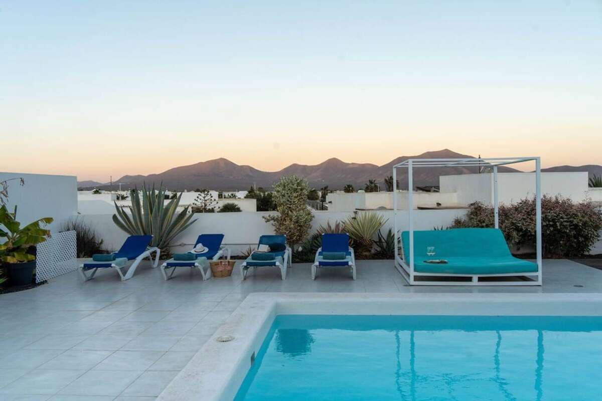 4 bedroom Villa for sale in Playa Blanca - € 570,000 (Ref: 8142070)