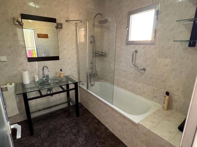 4 slaapkamer Villa te koop in Barxeta - € 110.000 (Ref: 10155793)