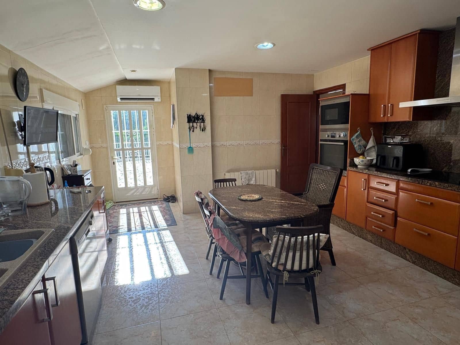 5 bedroom Villa for sale in Xativa with pool garage - € 450,000 (Ref: 10155795)