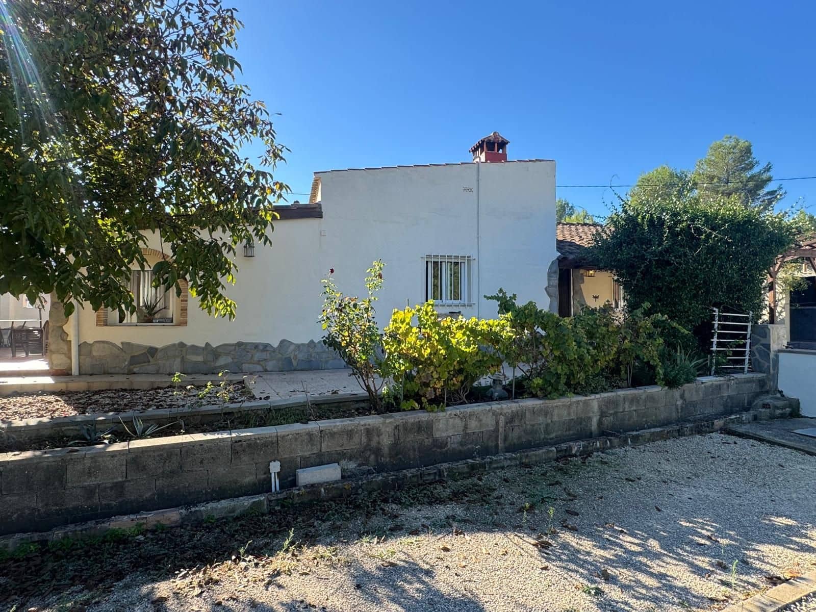 Chalet de 3 habitaciones en Ontinyent en venta con piscina garaje - 195.000 € (Ref: 10155796)