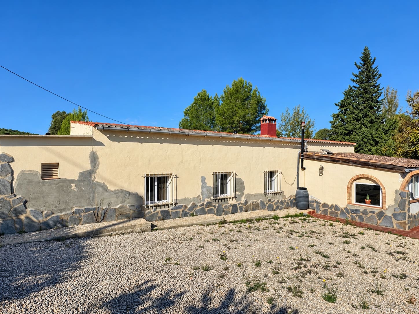 Chalet de 3 habitaciones en Ontinyent en venta con piscina garaje - 195.000 € (Ref: 10155796)