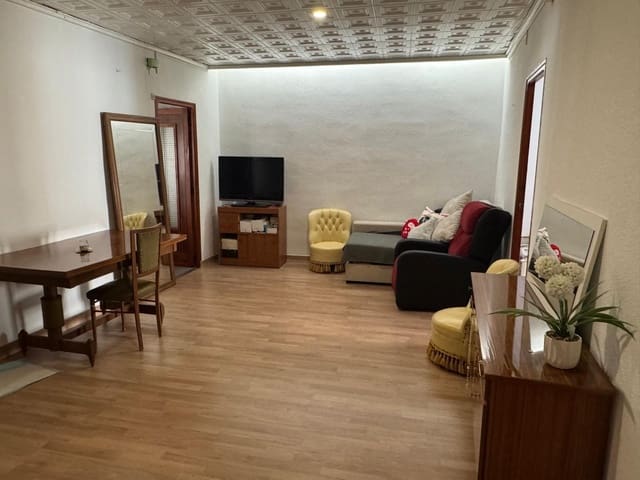 4 bedroom Flat for sale in L'Olleria - € 95,000 (Ref: 10155799)
