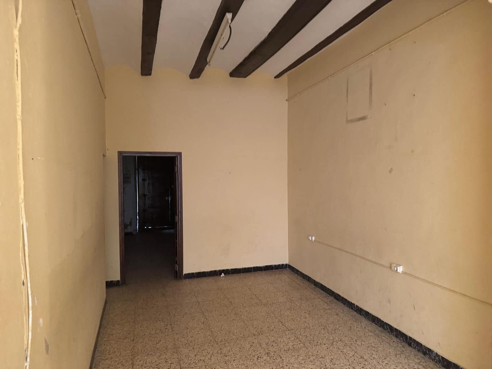 5 bedroom Villa for sale in Xativa with garage - € 110,000 (Ref: 9585460)