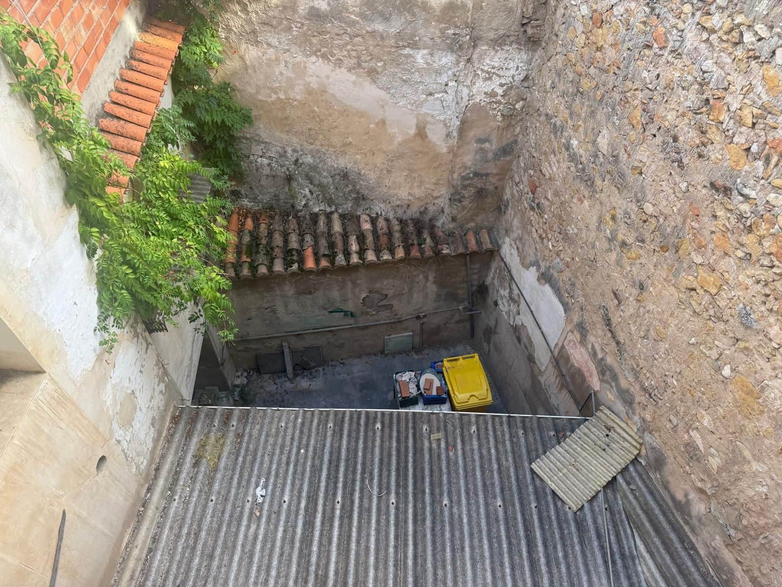 5 bedroom Villa for sale in Xativa with garage - € 110,000 (Ref: 9585460)