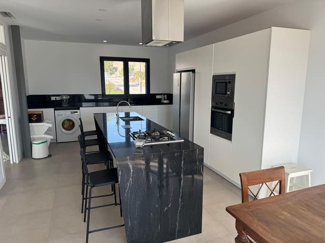 4 makuuhuone Huvila myytävänä paikassa Llanera de Ranes mukana uima-altaan 
autotalli - 500 000 € (Ref: 9585478)