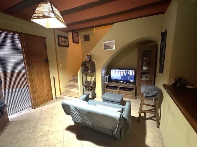 4 bedroom Villa for sale in Xàtiva - € 125,000 (Ref: 9610853)