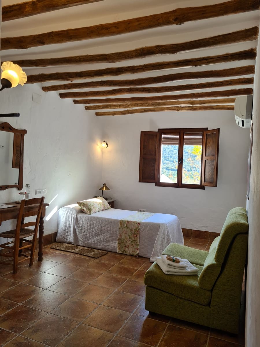 8 makuuhuone Majatalo/aamiaismajoitus myytävänä paikassa Carcabuey mukana uima-altaan - 350 000 € (Ref: 7352345)