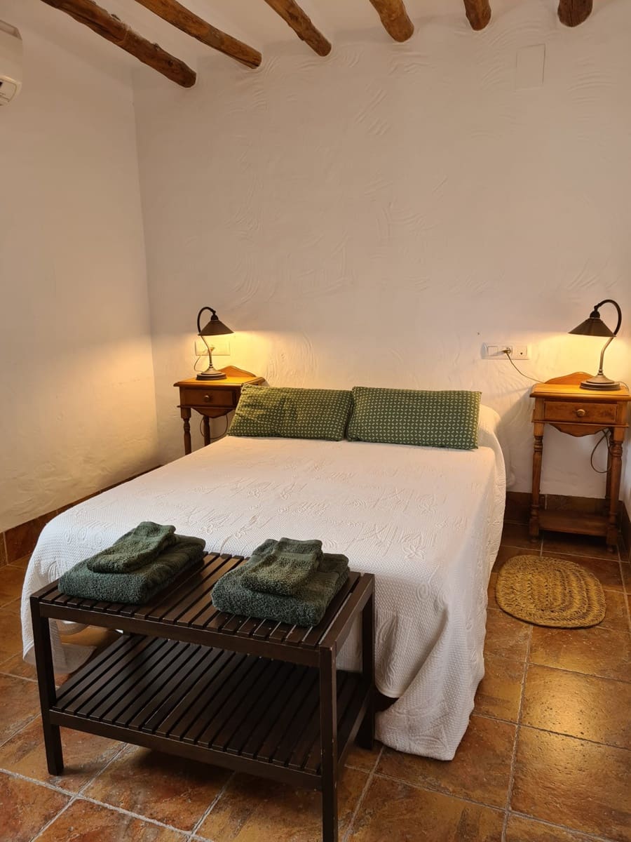 8 makuuhuone Majatalo/aamiaismajoitus myytävänä paikassa Carcabuey mukana uima-altaan - 350 000 € (Ref: 7352345)