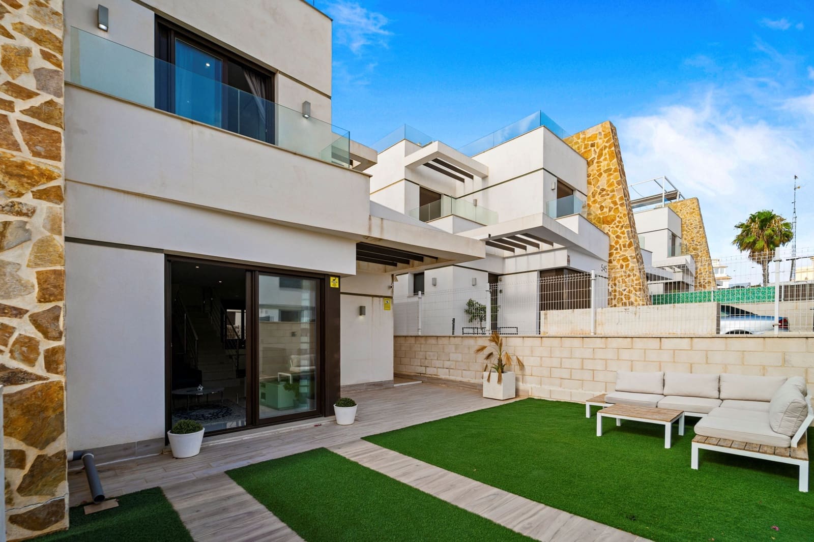 2 sypialnia Dom na sprzedaż w Villamartin z basenem - 370 000 € (Ref: 10012469)