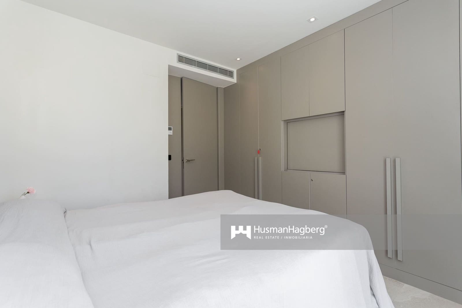 Chalet de 5 habitaciones en Villamartin en venta con piscina - 1.295.000 € (Ref: 10060531)