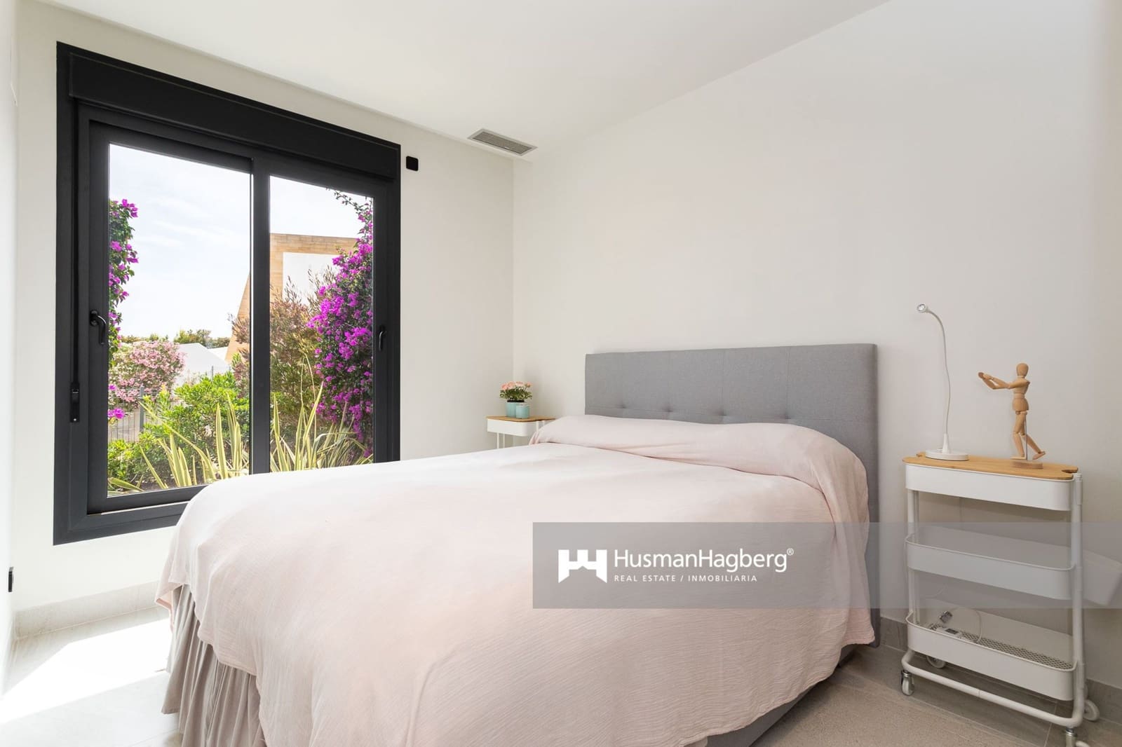 Chalet de 5 habitaciones en Villamartin en venta con piscina - 1.295.000 € (Ref: 10060531)