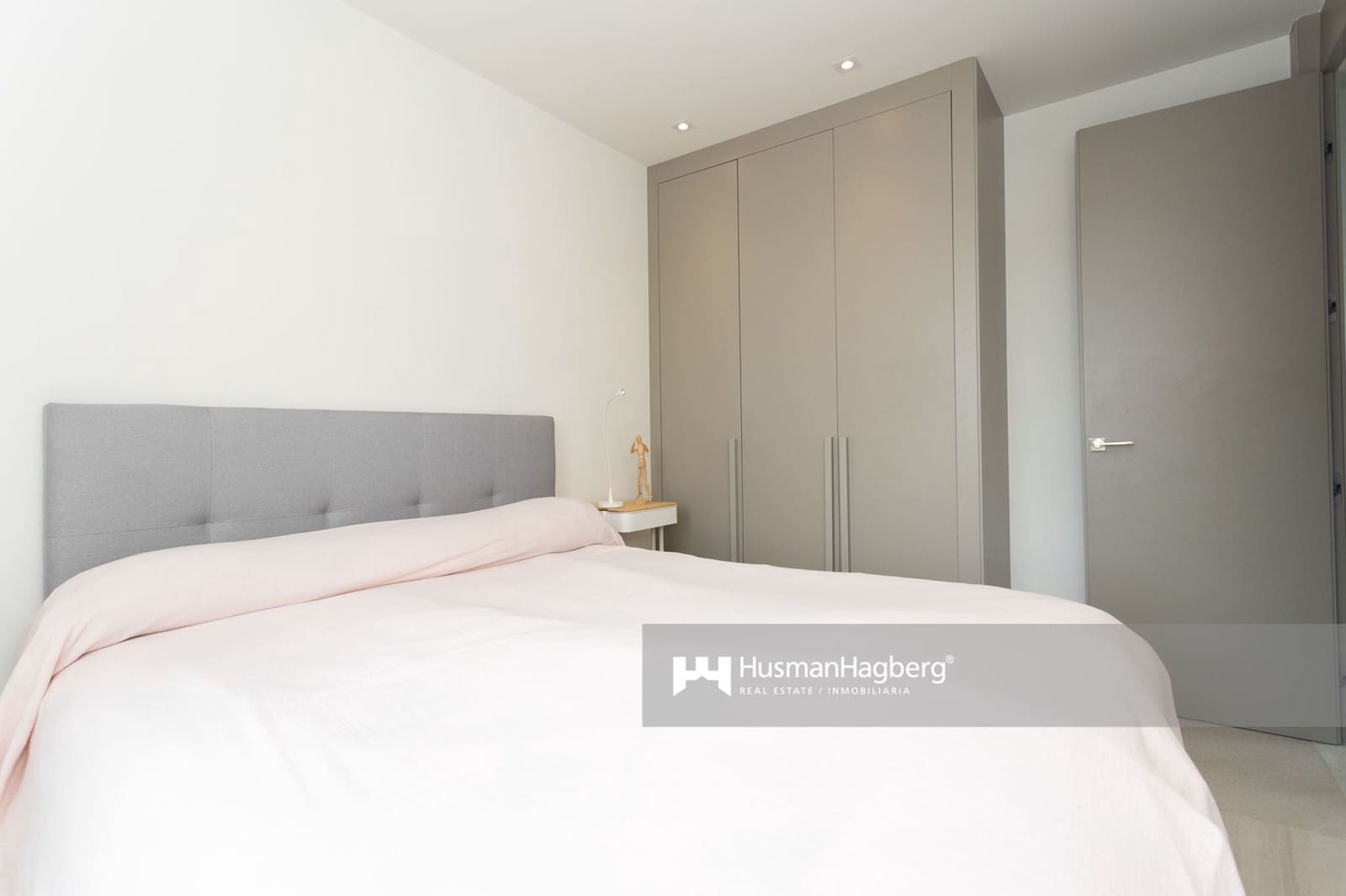 Chalet de 5 habitaciones en Villamartin en venta con piscina - 1.295.000 € (Ref: 10060531)