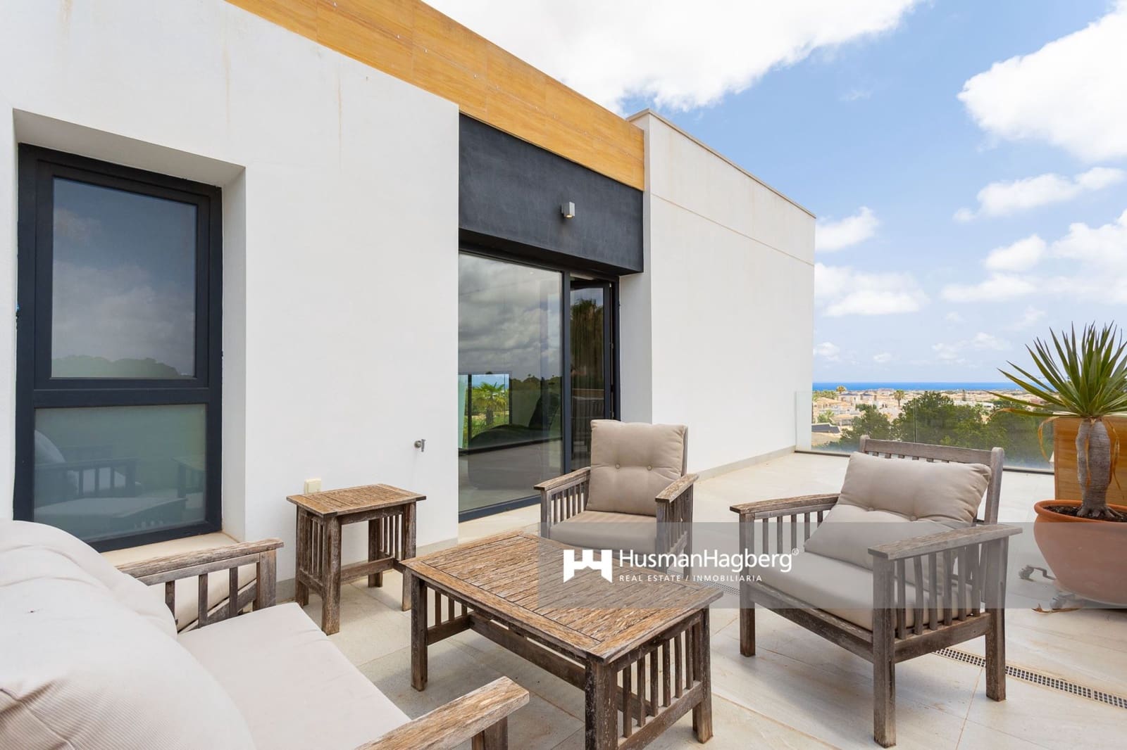 Chalet de 5 habitaciones en Villamartin en venta con piscina - 1.295.000 € (Ref: 10060531)