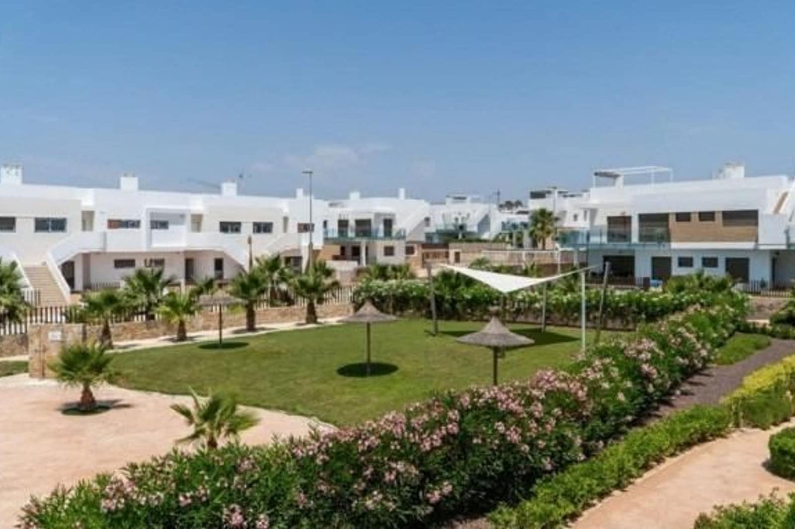 2 Zimmer Apartment zu verkaufen in Jacarilla mit Pool - 299.900 € (Ref: 10065095)