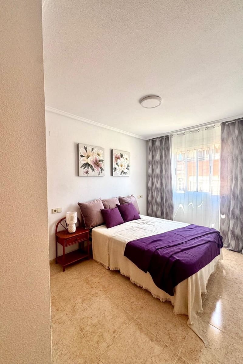 2 soveværelse Lejlighed til salg i Torrevieja med swimmingpool - € 123.000 (Ref: 10088664)