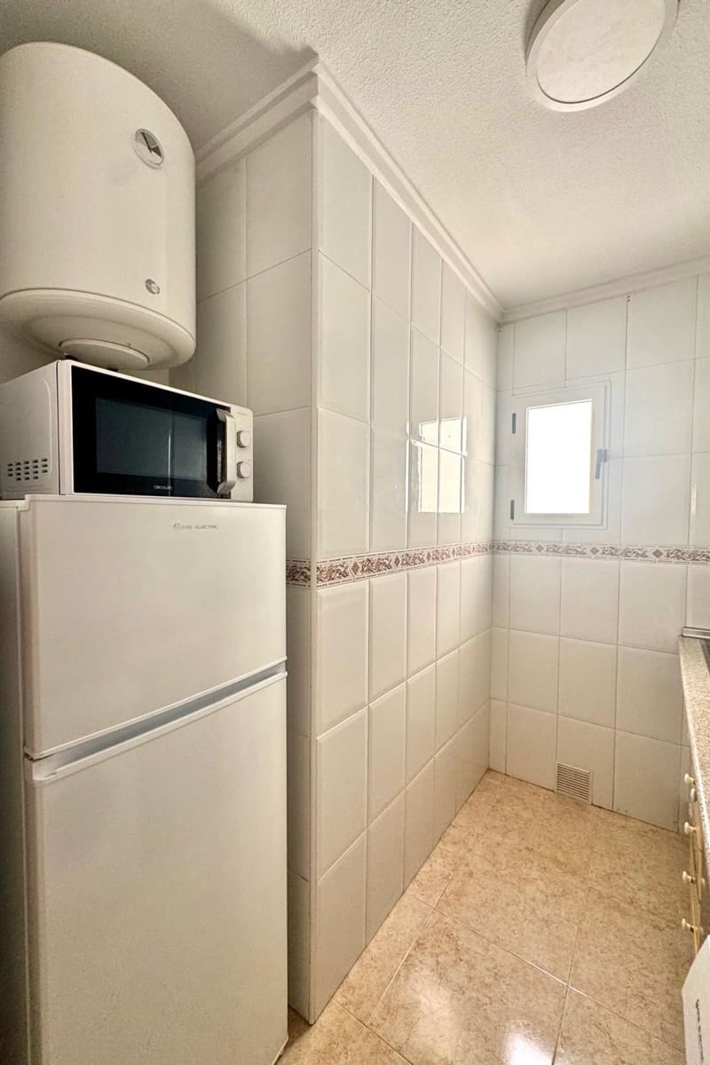 2 soveværelse Lejlighed til salg i Torrevieja med swimmingpool - € 123.000 (Ref: 10088664)