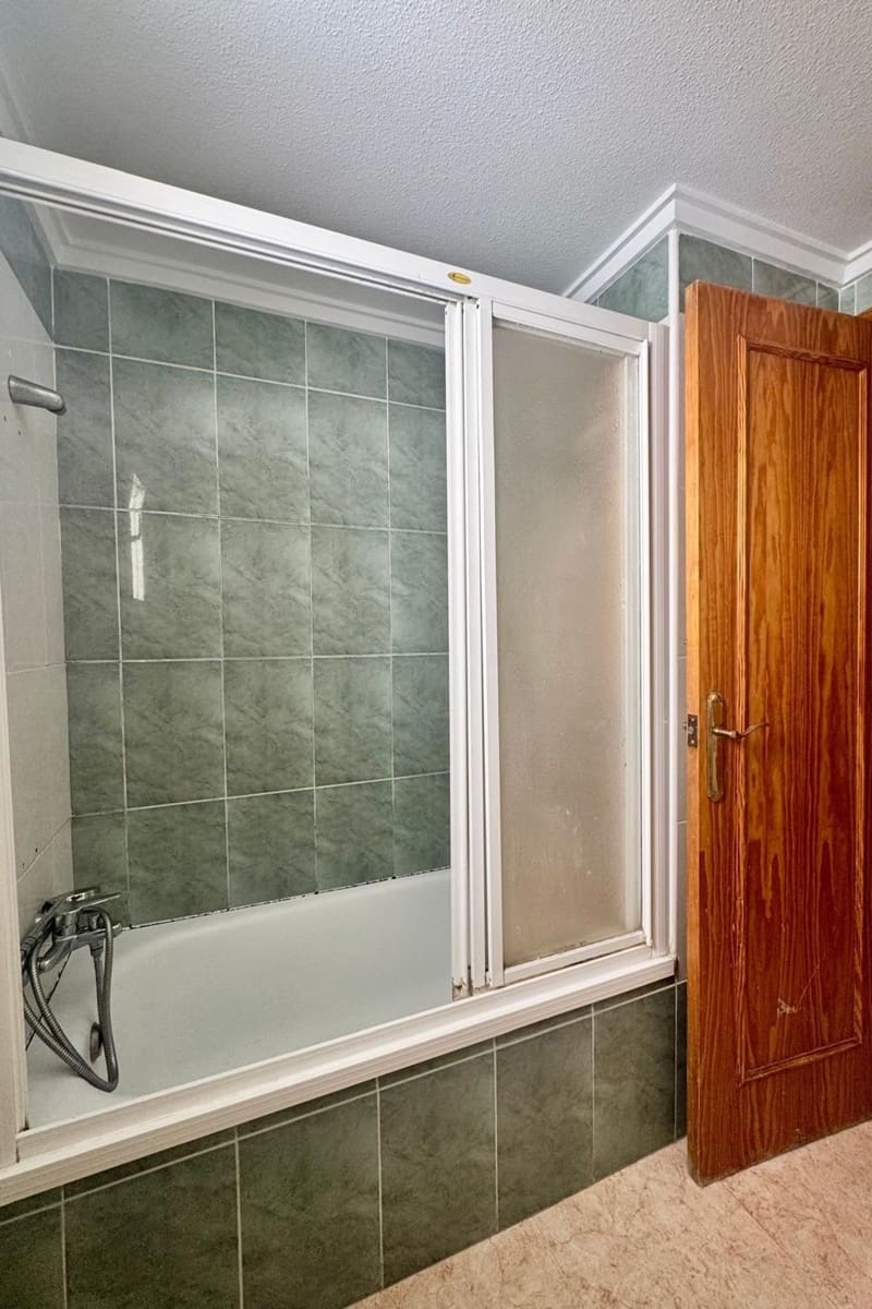 2 soveværelse Lejlighed til salg i Torrevieja med swimmingpool - € 123.000 (Ref: 10088664)