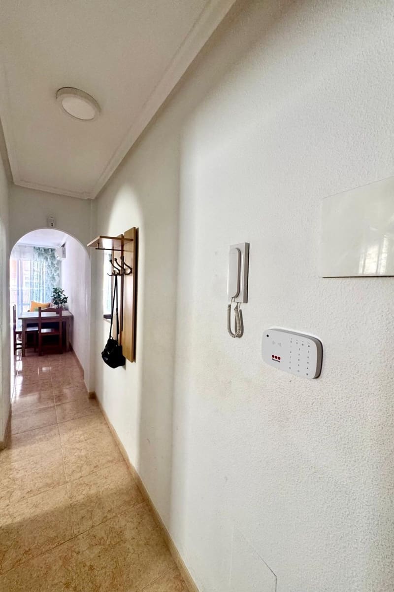 2 soveværelse Lejlighed til salg i Torrevieja med swimmingpool - € 123.000 (Ref: 10088664)