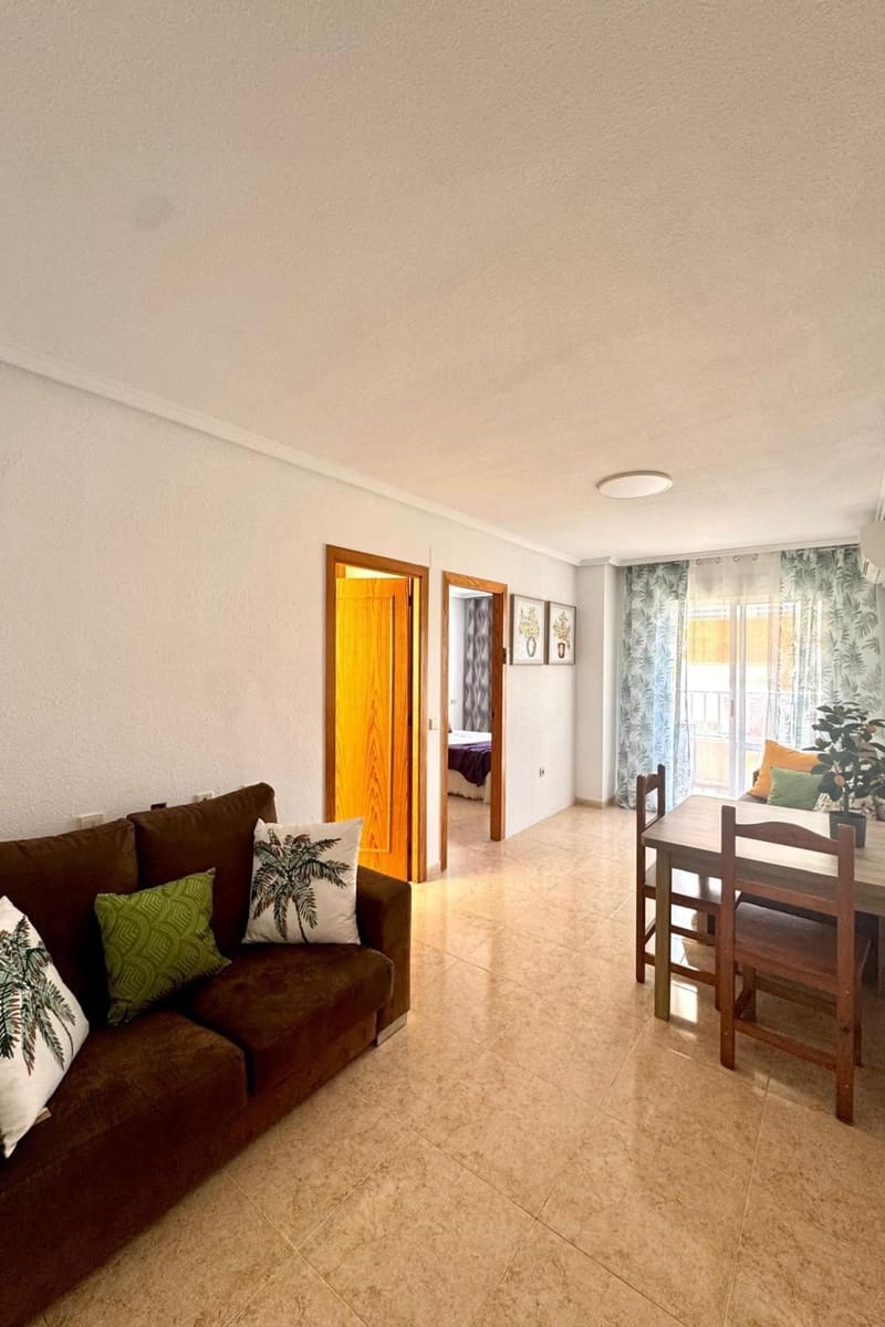 2 soveværelse Lejlighed til salg i Torrevieja med swimmingpool - € 123.000 (Ref: 10088664)