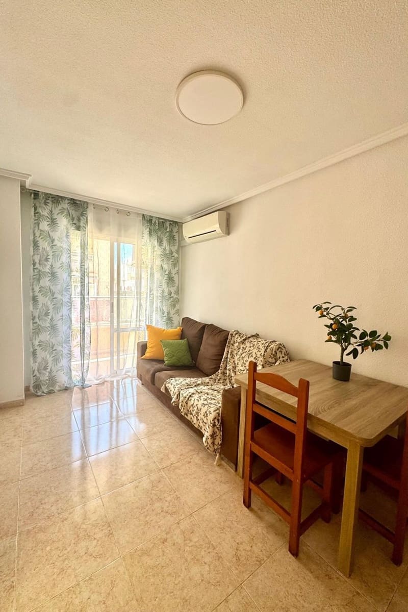 2 soveværelse Lejlighed til salg i Torrevieja med swimmingpool - € 123.000 (Ref: 10088664)