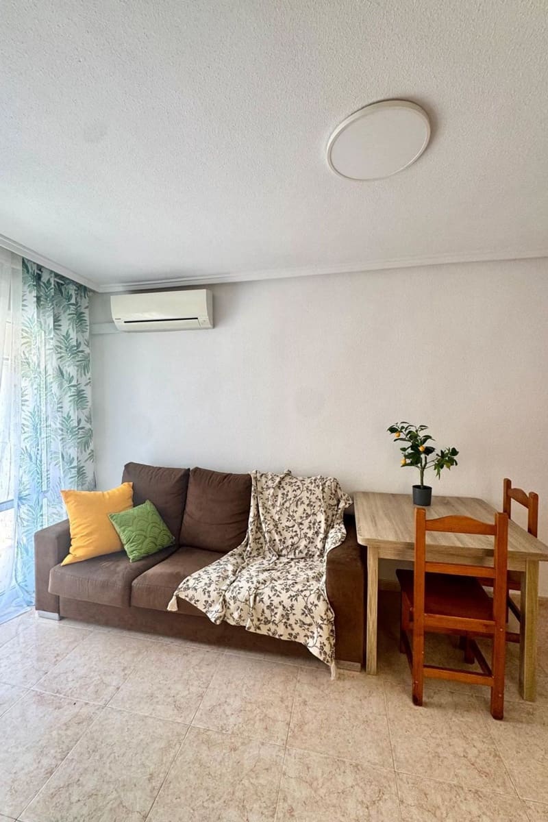 2 soveværelse Lejlighed til salg i Torrevieja med swimmingpool - € 123.000 (Ref: 10088664)