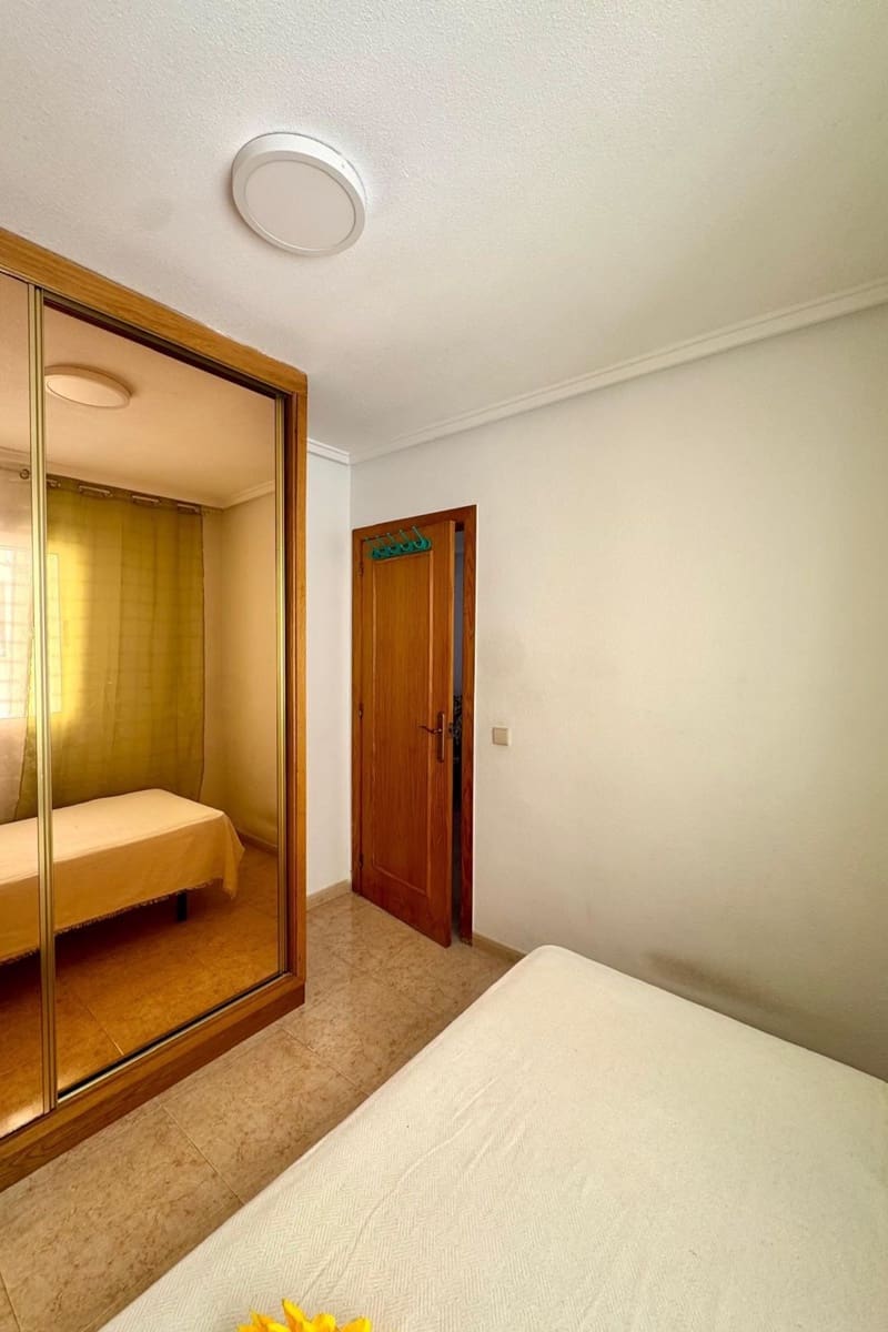 2 soveværelse Lejlighed til salg i Torrevieja med swimmingpool - € 123.000 (Ref: 10088664)