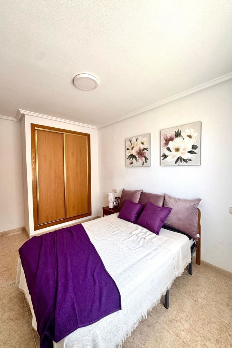 2 soveværelse Lejlighed til salg i Torrevieja med swimmingpool - € 123.000 (Ref: 10088664)