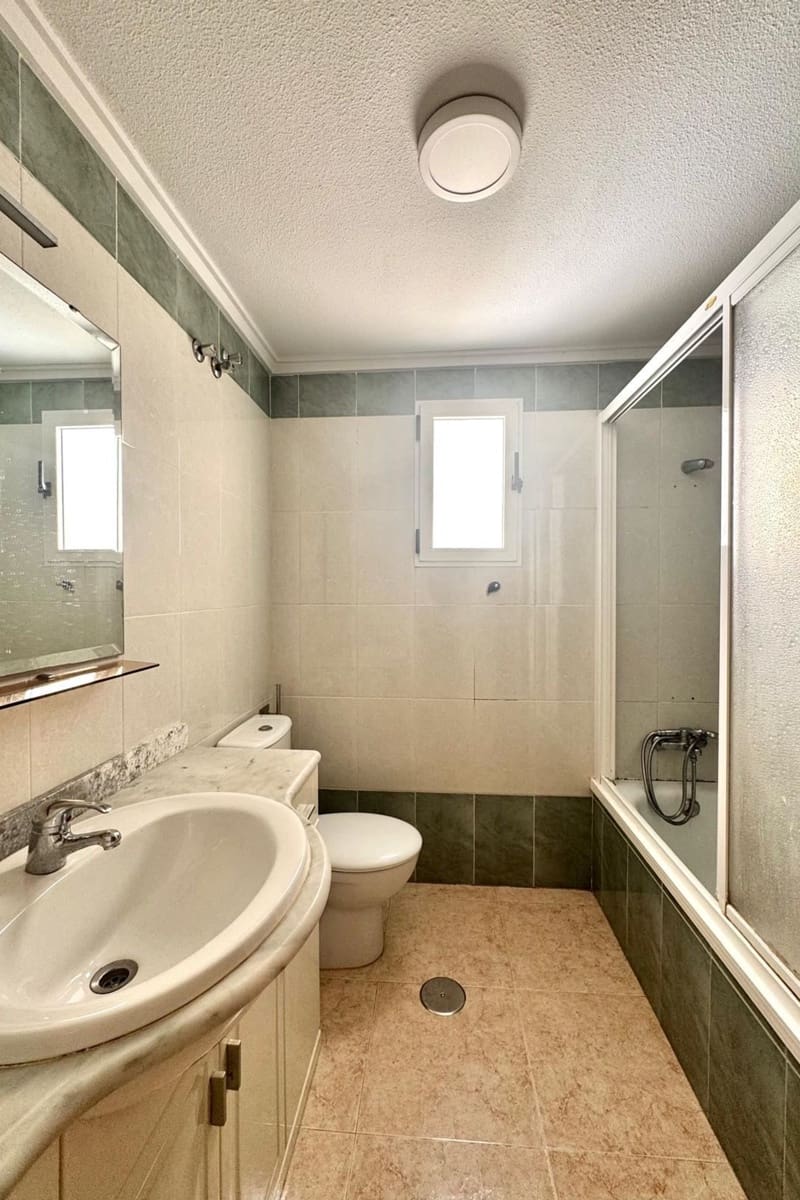 2 soveværelse Lejlighed til salg i Torrevieja med swimmingpool - € 123.000 (Ref: 10088664)